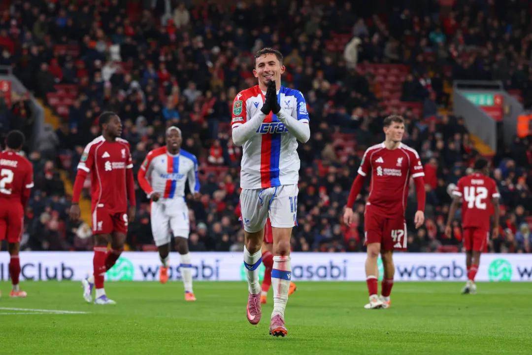 关于多特蒙德迎英超关键赛，集结日遗憾出局，更衣室稳定，团队化学反应显著的信息