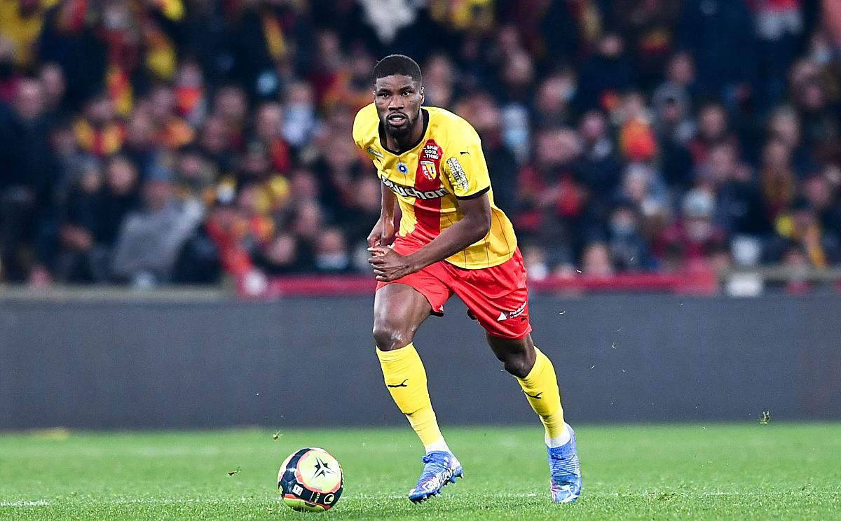 今夜西甲焦点战；费耶诺德调整名单；更衣室稳定；赛季目标并未改变 