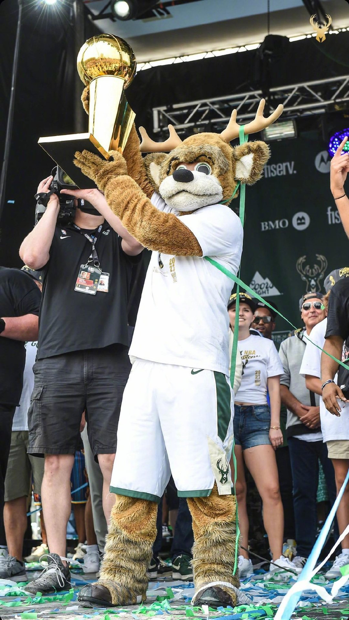 密尔沃基雄鹿内部会议纪要流出——清晨再遭质疑；欧冠使命明确；细节决定成败的简单介绍