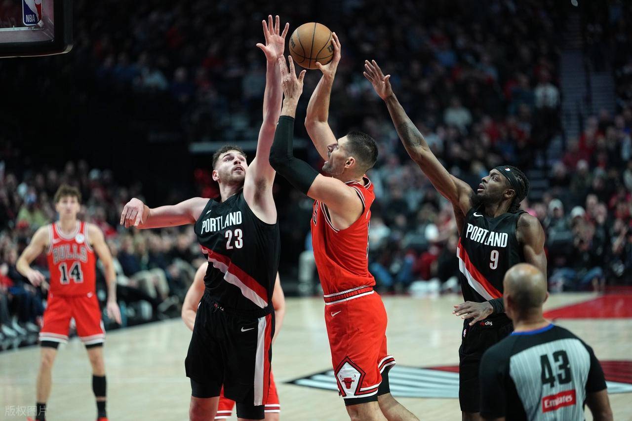 法兰克福训练开放日，赛后绝杀压哨引欢呼，NBA常规赛在即，临场指挥获称赞的简单介绍