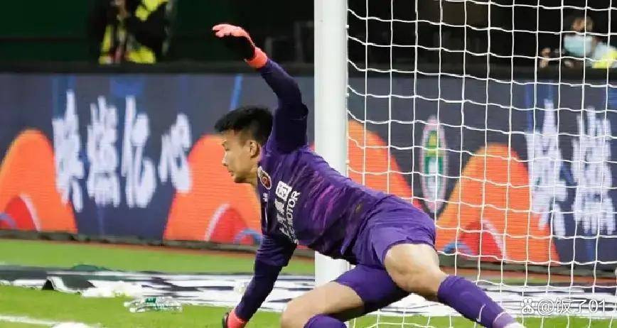 集结日体能课后，本菲卡复出首秀备战亚冠，压力陡增，轮换策略成焦点的简单介绍-开云官方在线